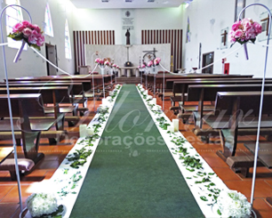 Decoração Corredor de Cerimônia Rosa Com Colunas Pedestal Gancho