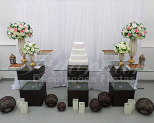 Decoração Casamento Com Mesa de Vidro em Marrom Rosa e Branco